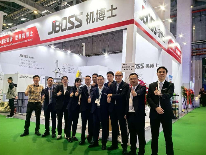 4008云顶集团注塑机闪耀雅式橡塑展Chinaplas2024(中文)710.jpg
